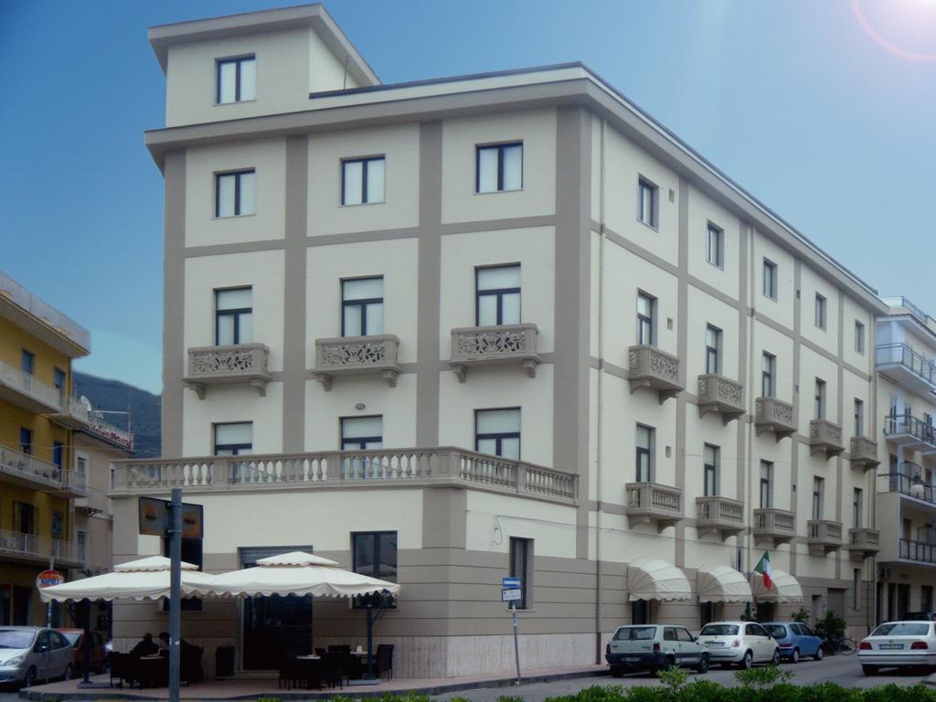 Hotel Vittoria Sapri Eksteriør bilde
